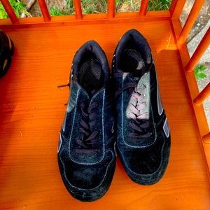 LA Gear size 10 shoe